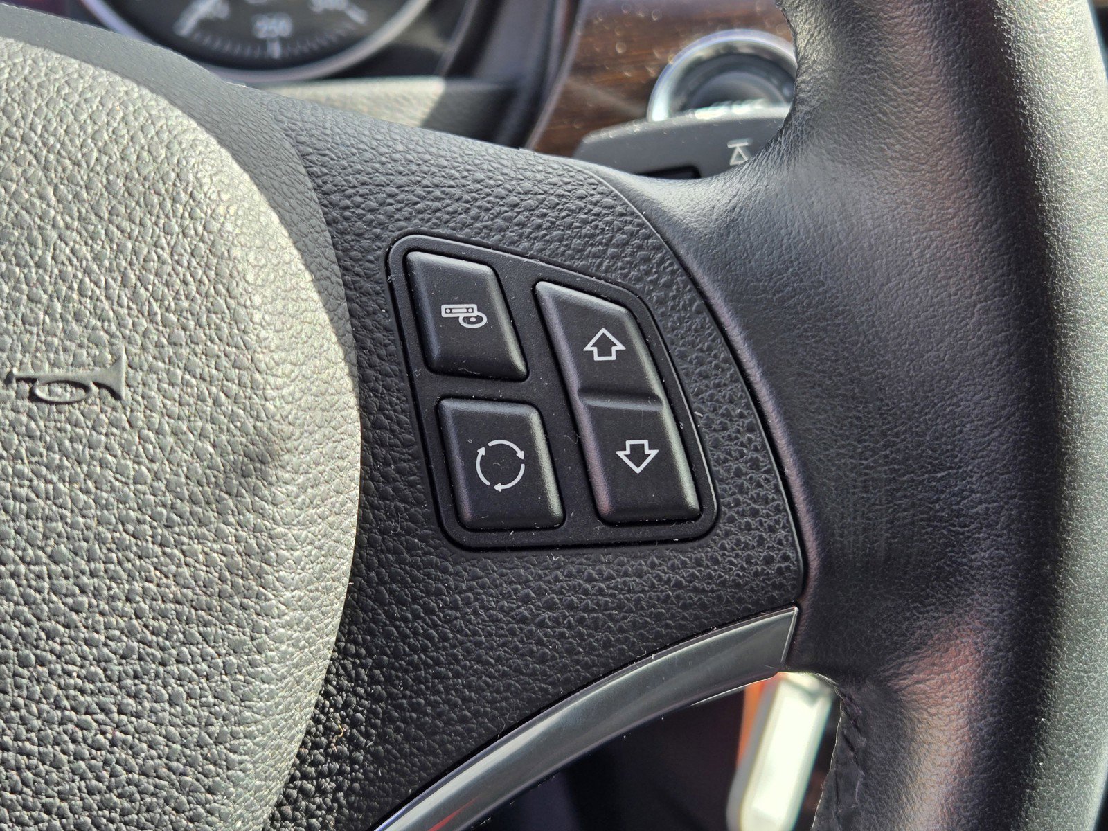 Used 2011 BMW 328i Coupe image 18