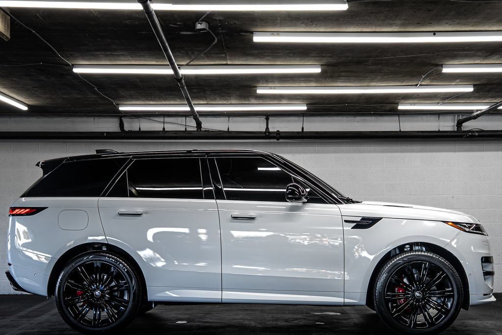 Used 2024 Land Rover Range Rover Sport Dynamic SE AWD/4WD image 6