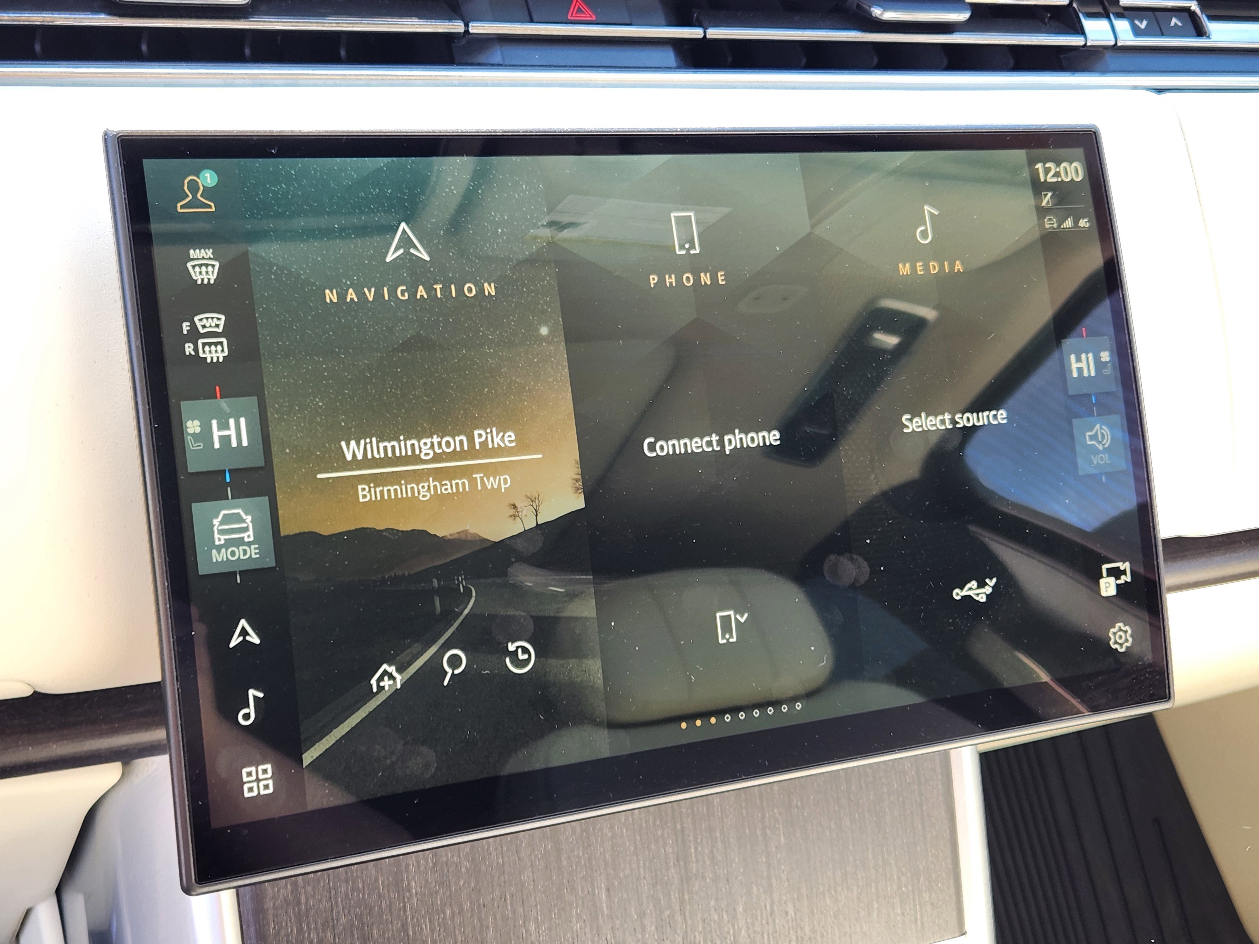 Used 2024 Land Rover Range Rover SE image 20