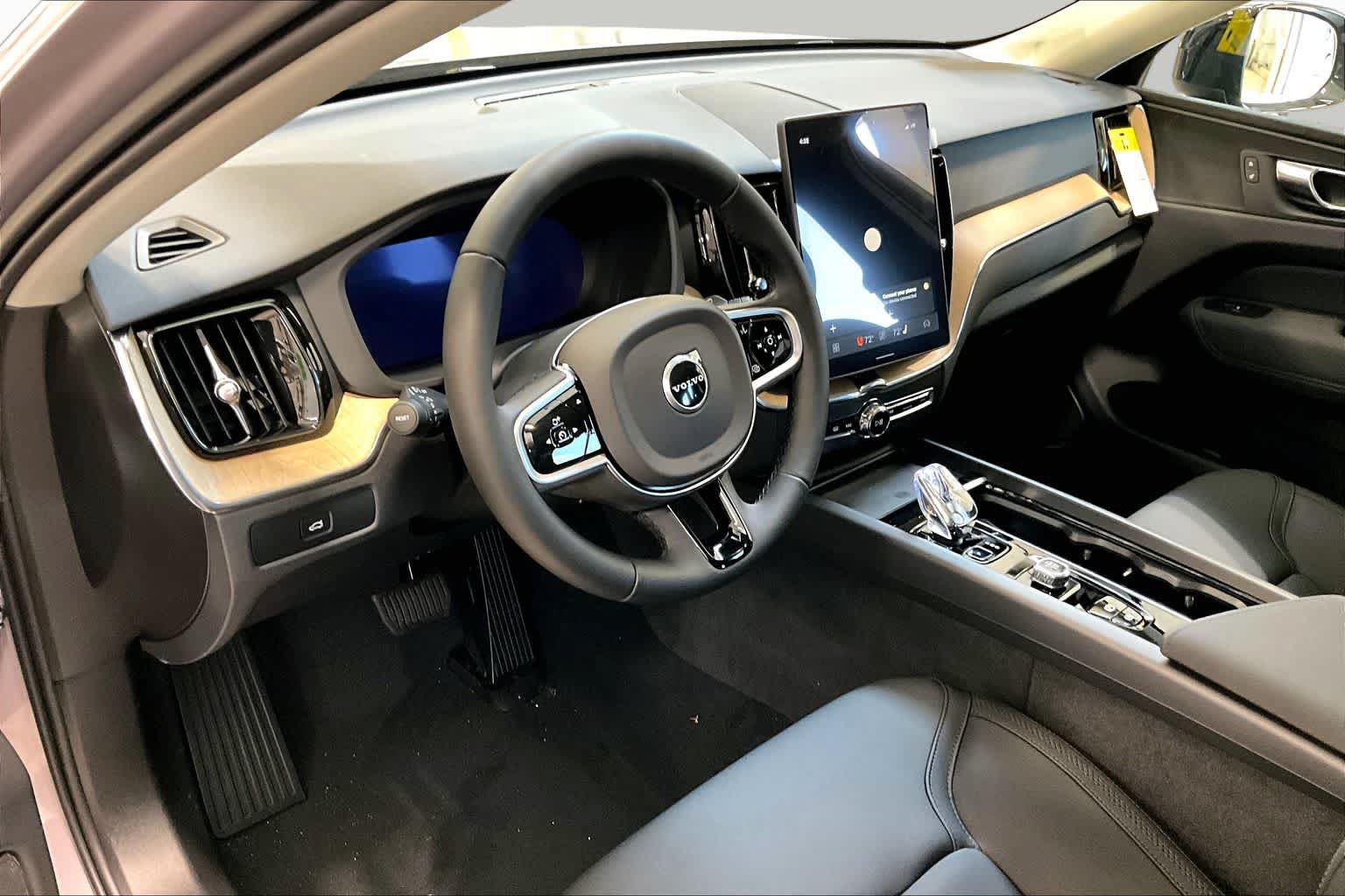 New 2026 Volvo XC60 B5 Plus w/ Protection Package Premier AWD/4WD image 9