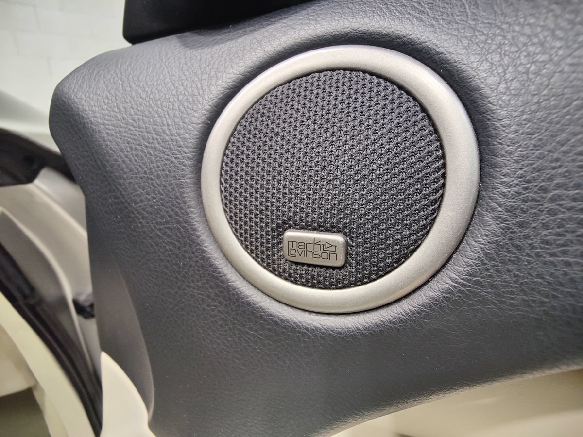 Used 2002 Lexus SC 430 Convertible RWD image 12