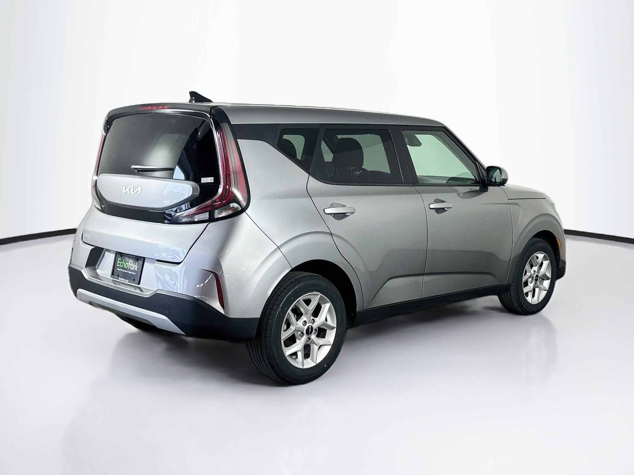 Used 2025 Kia Soul LX w/ LX Technology Package FWD image 9