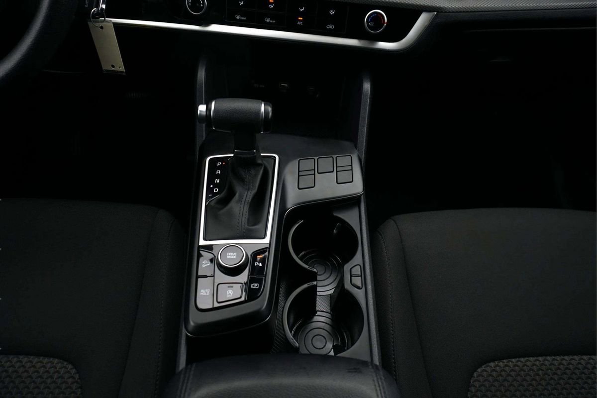 Used 2025 Kia Sportage LX image 21