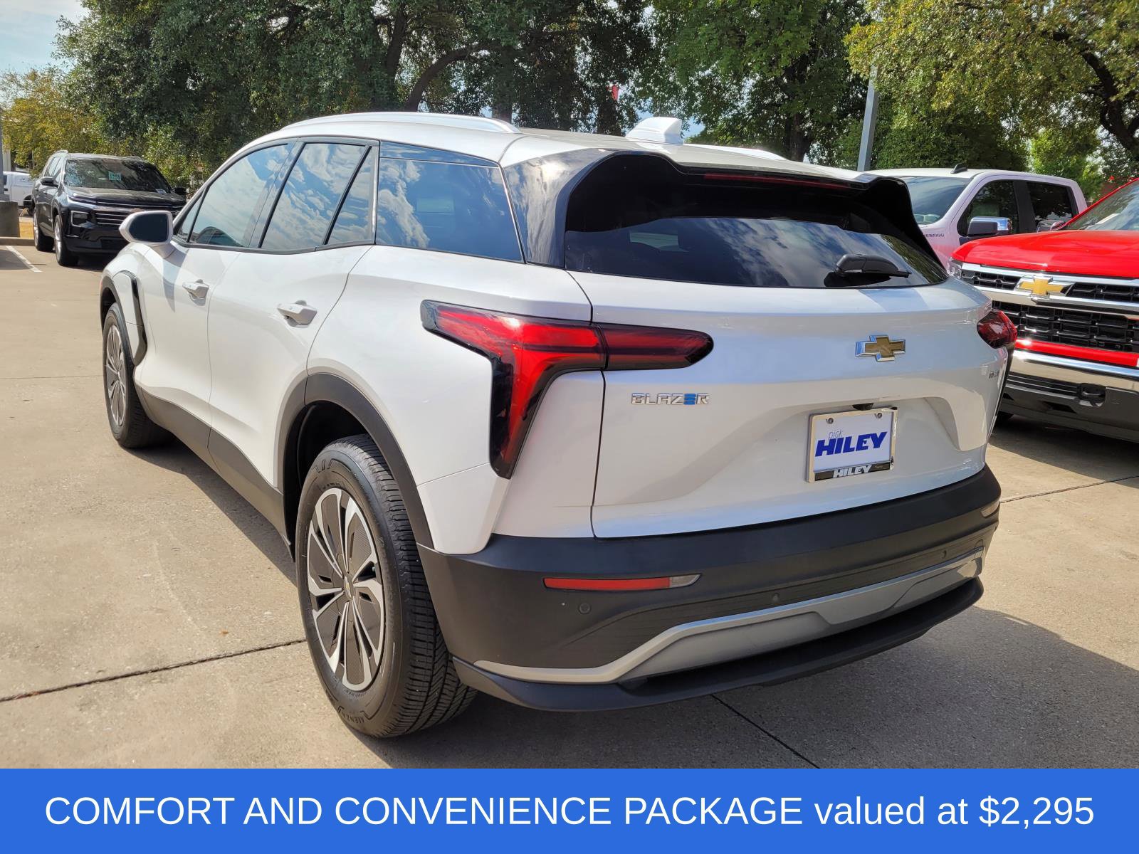 Used 2024 Chevrolet Blazer EV LT AWD/4WD image 3