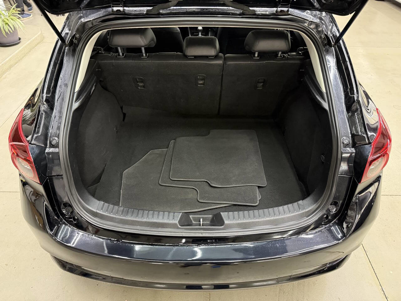 Used 2018 MAZDA MAZDA3 Touring FWD image 9
