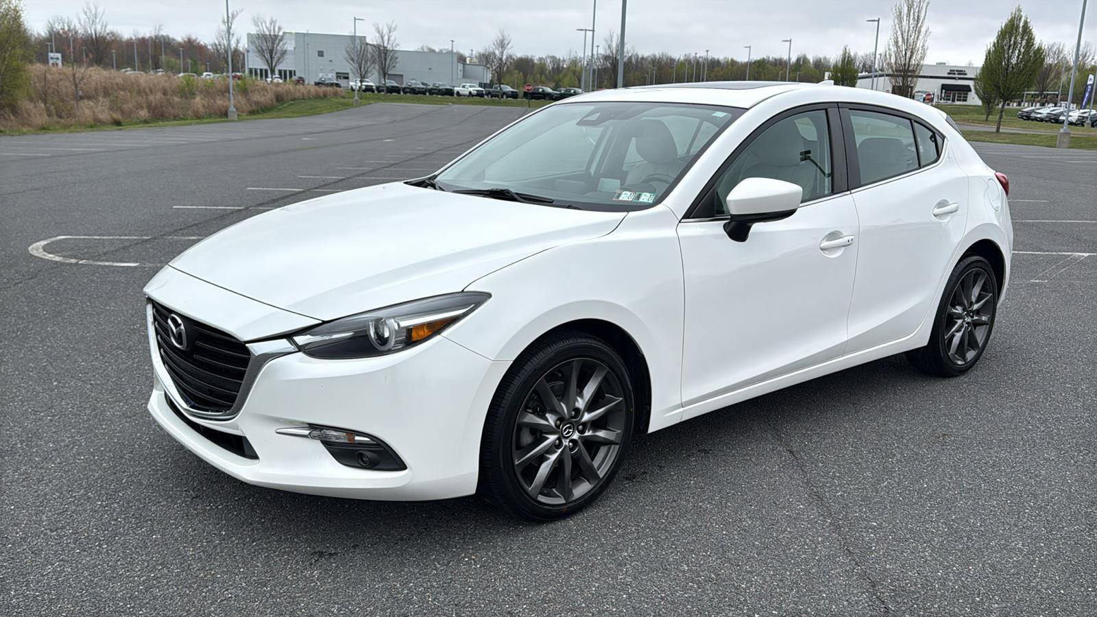 Used 2018 MAZDA MAZDA3 Grand Touring FWD image 13