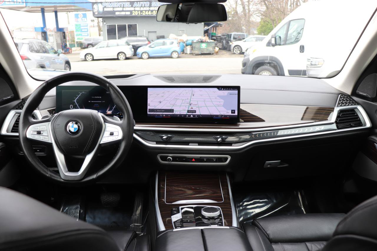 Used 2025 BMW X7 xDrive40i AWD/4WD image 18