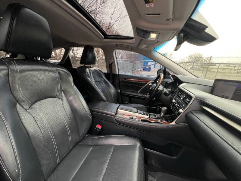Used 2018 Lexus RX 450hL Premium w/ Premium Package image 15