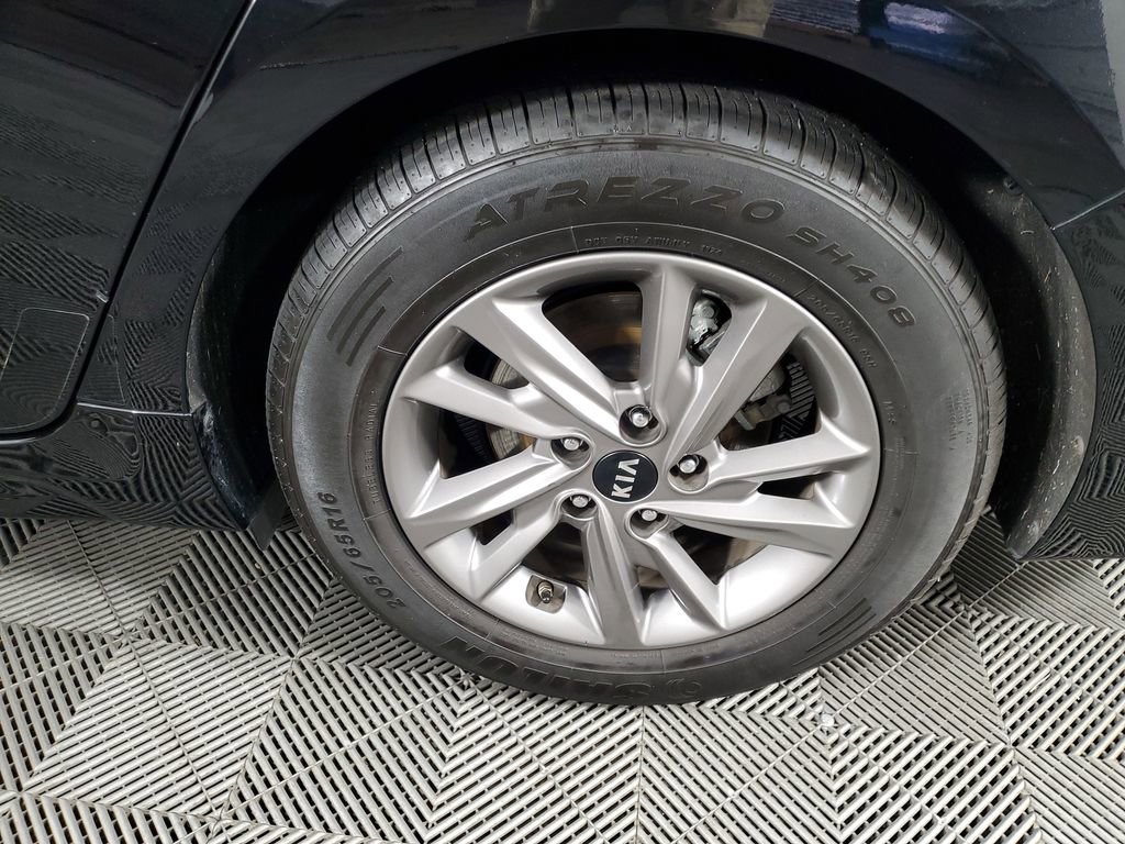 Used 2020 Kia Optima LX image 29