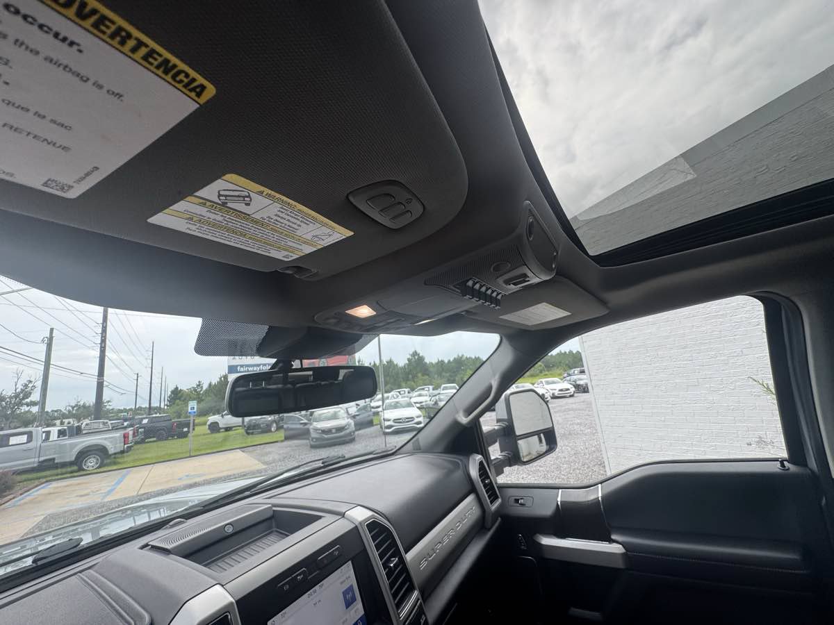 Used 2021 Ford F250 Lariat w/ Lariat Ultimate Package AWD/4WD image 18