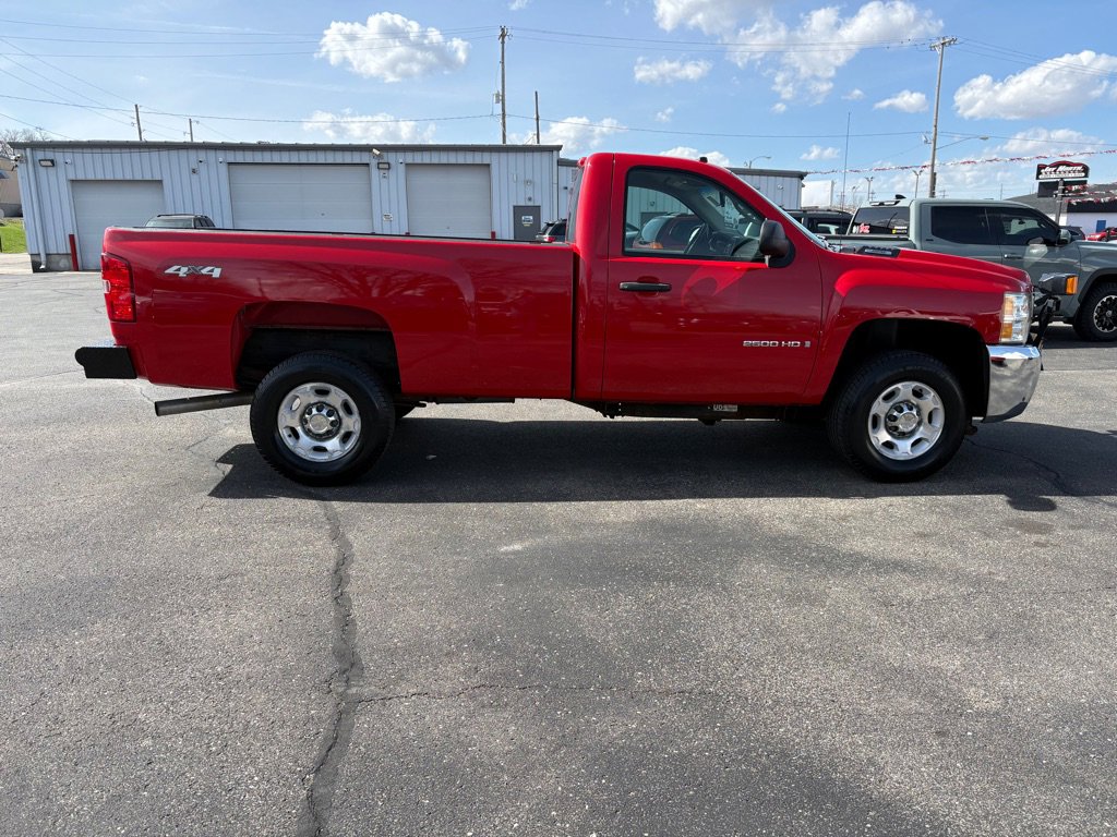 Used 2008 Chevrolet Silverado 2500 W/T w/ Snow Plow Prep Package image 2