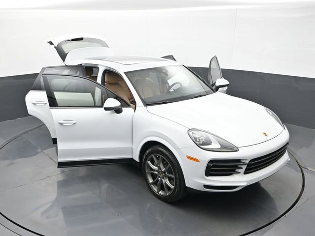Certified 2023 Porsche Cayenne Platinum Edition AWD/4WD image 33