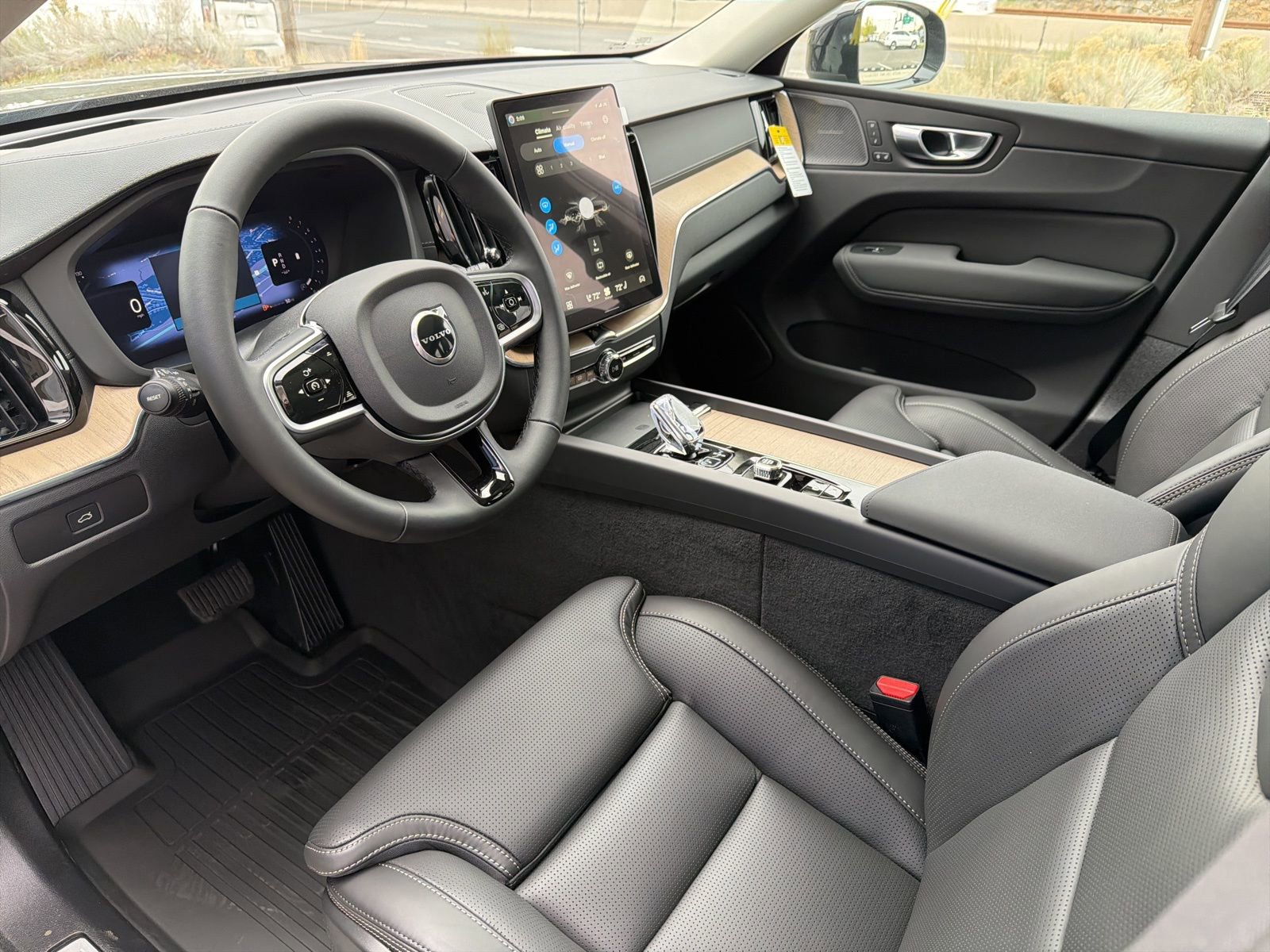 New 2026 Volvo XC60 B5 Ultra w/ Protection Package Premier AWD/4WD image 20