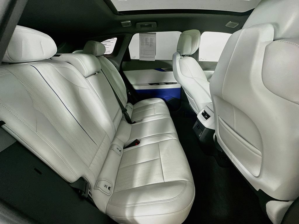 Certified 2025 Cadillac Optiq Sport 2 AWD/4WD image 36