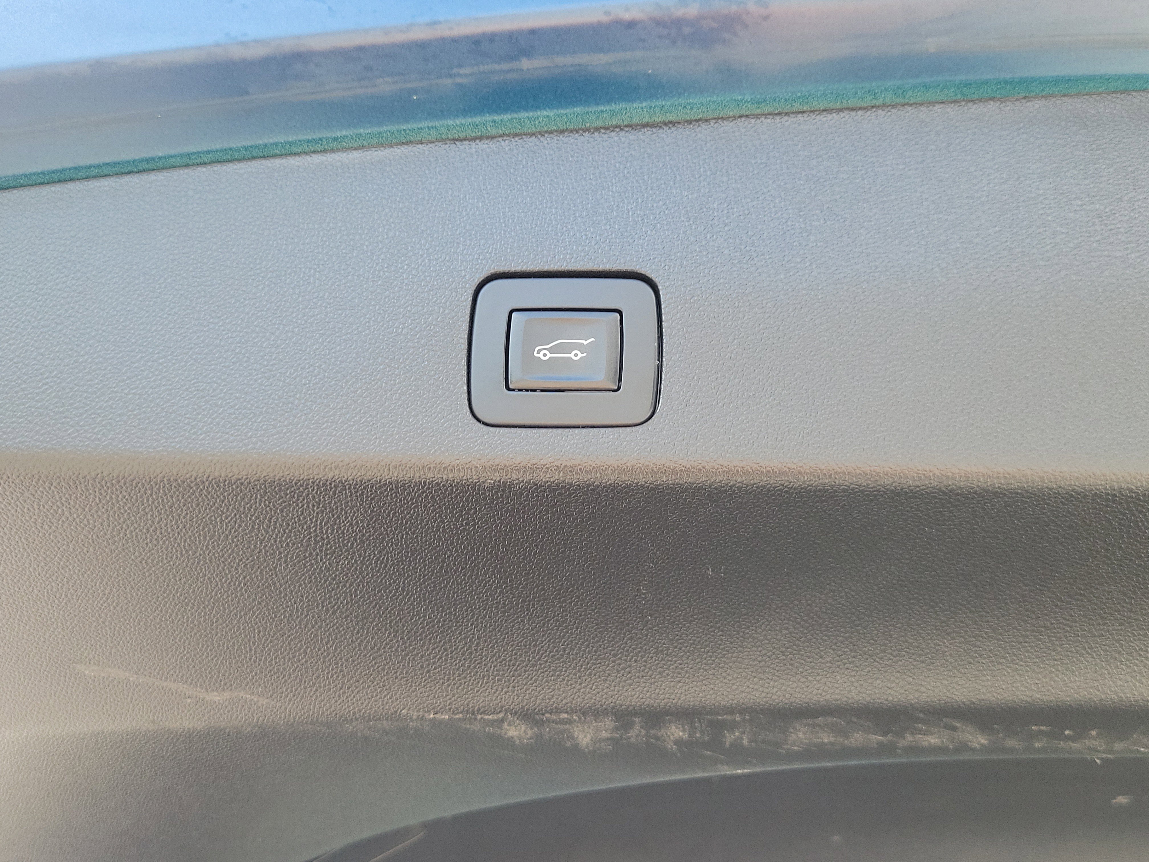 Used 2023 Buick Encore GX Select image 14