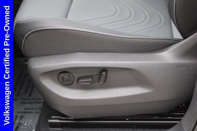 Used 2025 Volkswagen Tiguan SE image 17