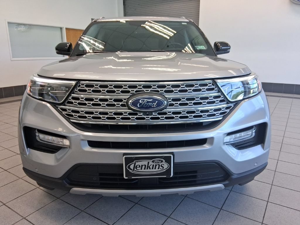 Used 2021 Ford Explorer Limited w/ Equipment Group 301A AWD/4WD image 3