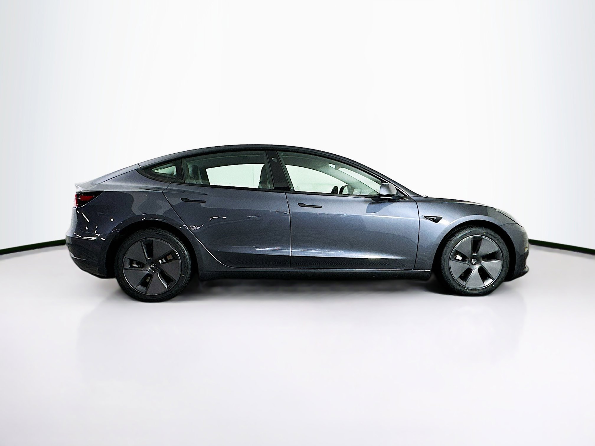 Used 2023 Tesla Model 3 Standard Range image 10