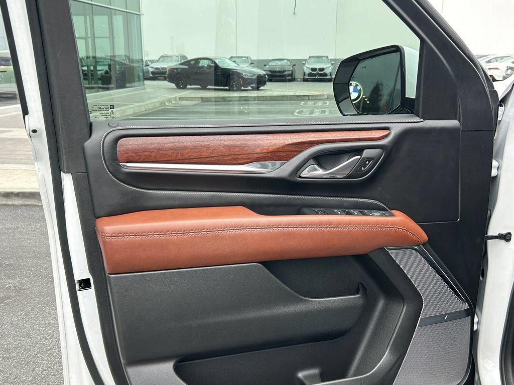 Used 2023 GMC Yukon XL Denali Ultimate AWD/4WD image 11