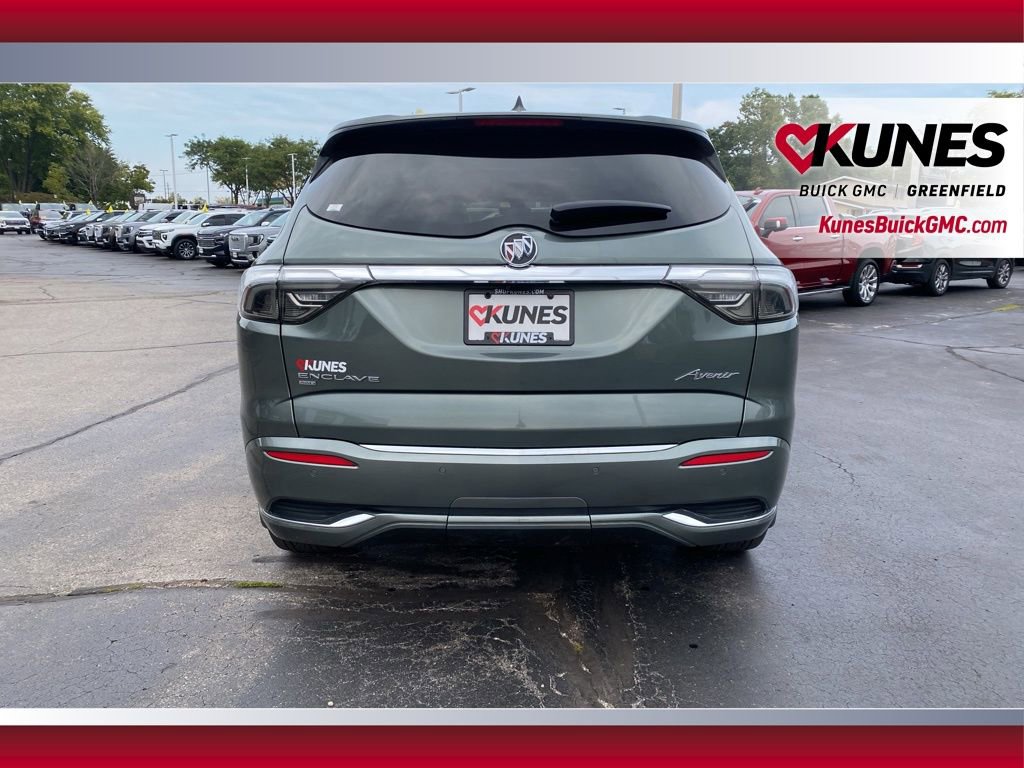 Used 2022 Buick Enclave Avenir w/ Avenir Technology Package image 8