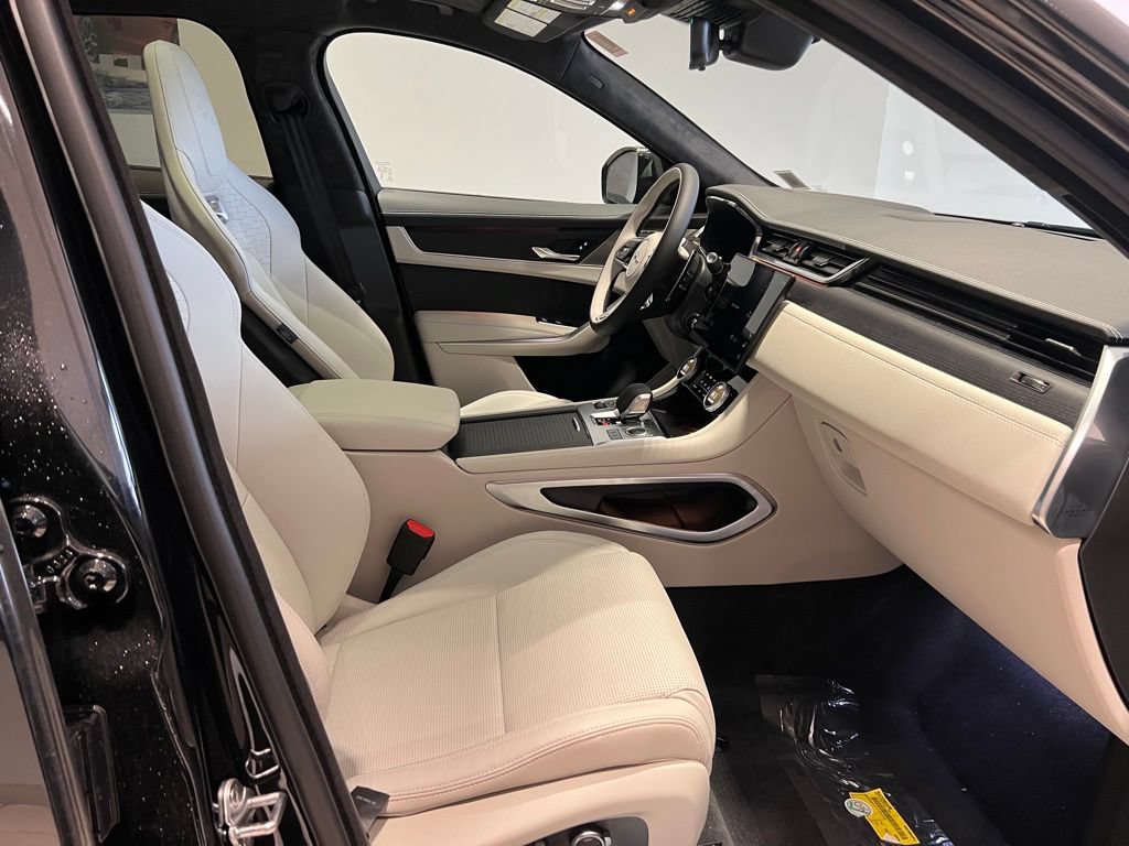 New 2026 Jaguar F-PACE R-Dynamic S AWD/4WD image 34