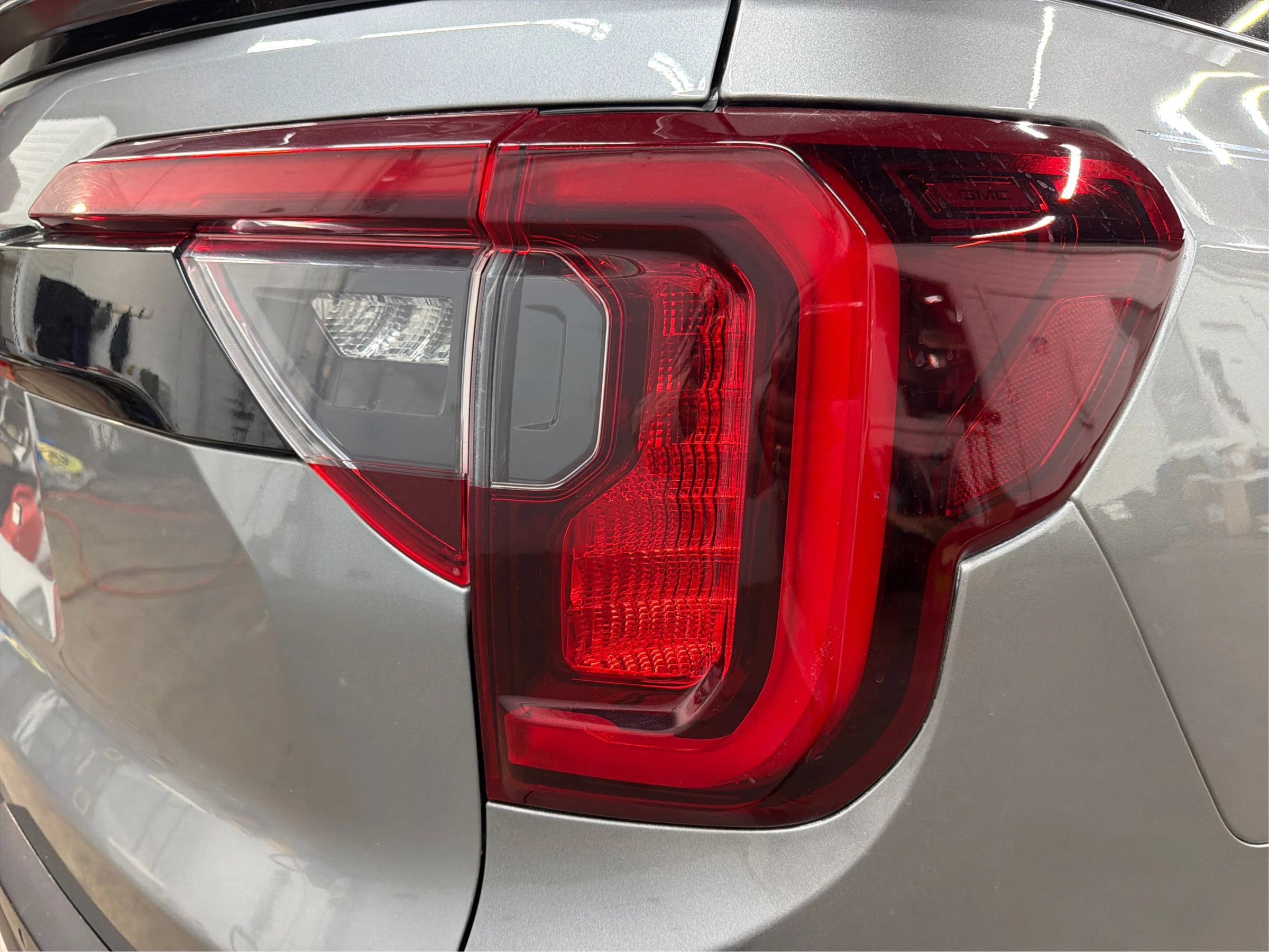 Used 2023 GMC Acadia SLE w/ Driver Convenience Package FWD image 44