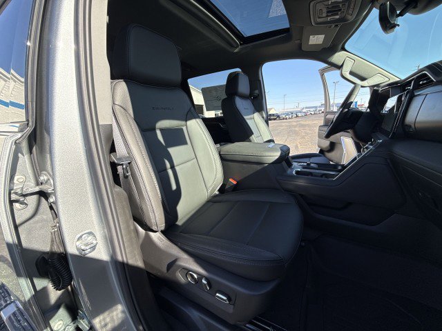 New 2026 GMC Sierra 3500 Denali w/ Denali Reserve Package image 23