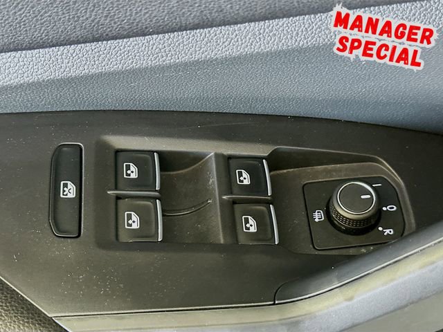 Used 2024 Volkswagen Jetta SE FWD image 19