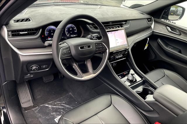 New 2025 Jeep Grand Cherokee L Limited w/ Black Appearance Package image 7