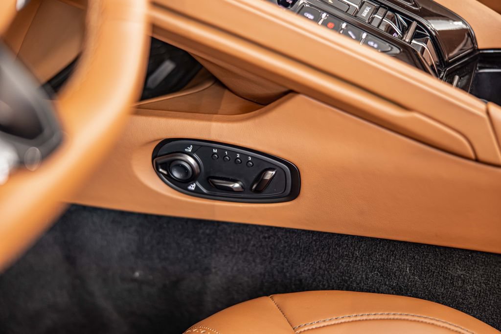 Used 2025 Aston Martin DB12 Convertible RWD image 21