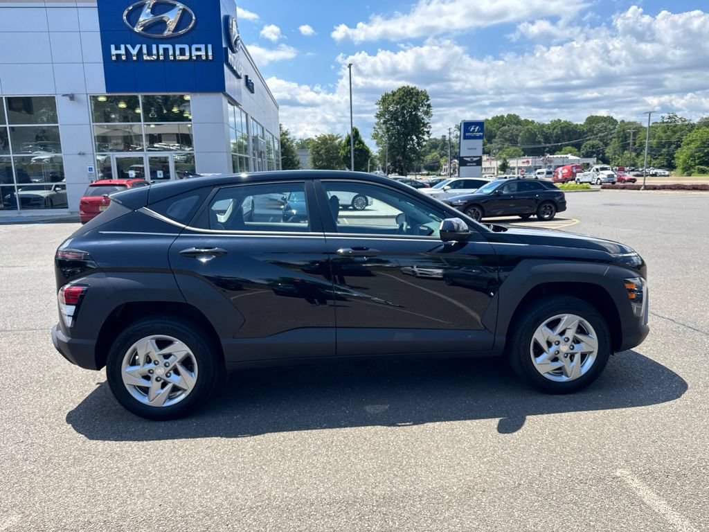 Certified 2025 Hyundai Kona SE AWD/4WD image 7