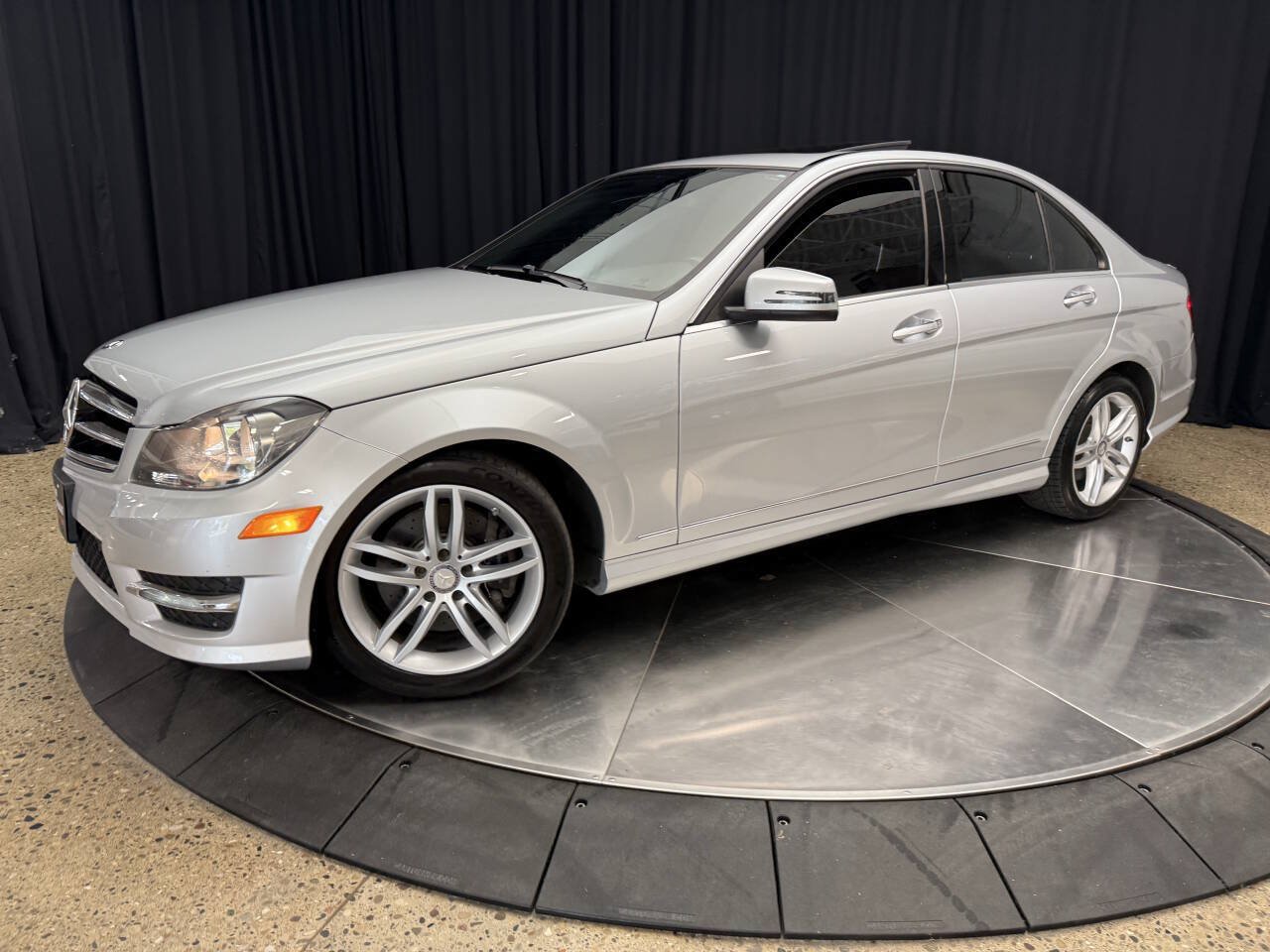 Used 2014 Mercedes-Benz C 300 4MATIC Sedan image 2