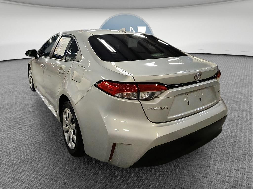 Used 2023 Toyota Corolla LE FWD image 7
