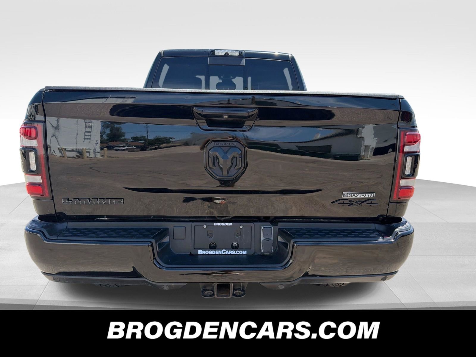 Used 2020 RAM 2500 Laramie w/ Night Edition AWD/4WD image 7