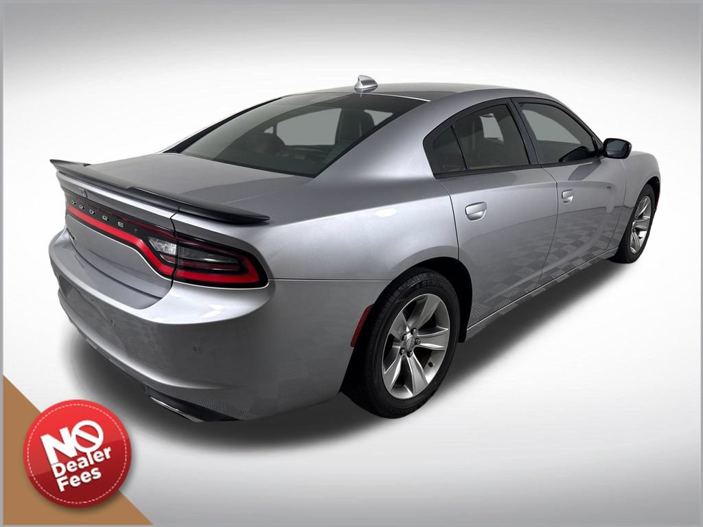 Used 2016 Dodge Charger SXT w/ Premium Group RWD image 3
