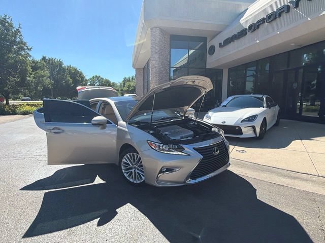 Used 2018 Lexus ES 350 w/ Luxury Package w/Wood Trim FWD image 9