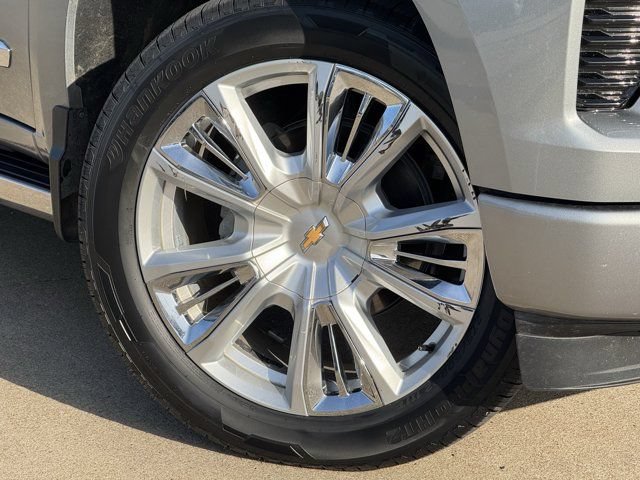 Used 2025 Chevrolet Silverado 1500 High Country AWD/4WD image 37