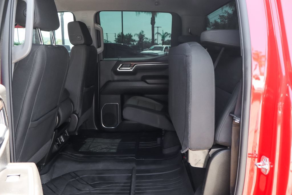 Used 2025 Chevrolet Silverado 1500 LT RWD image 38