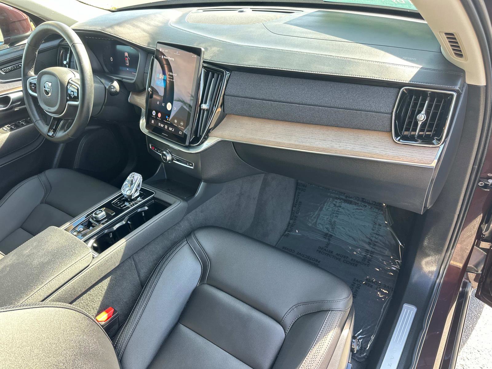 Certified 2025 Volvo XC90 B5 Core w/ Protection Package Premier image 26