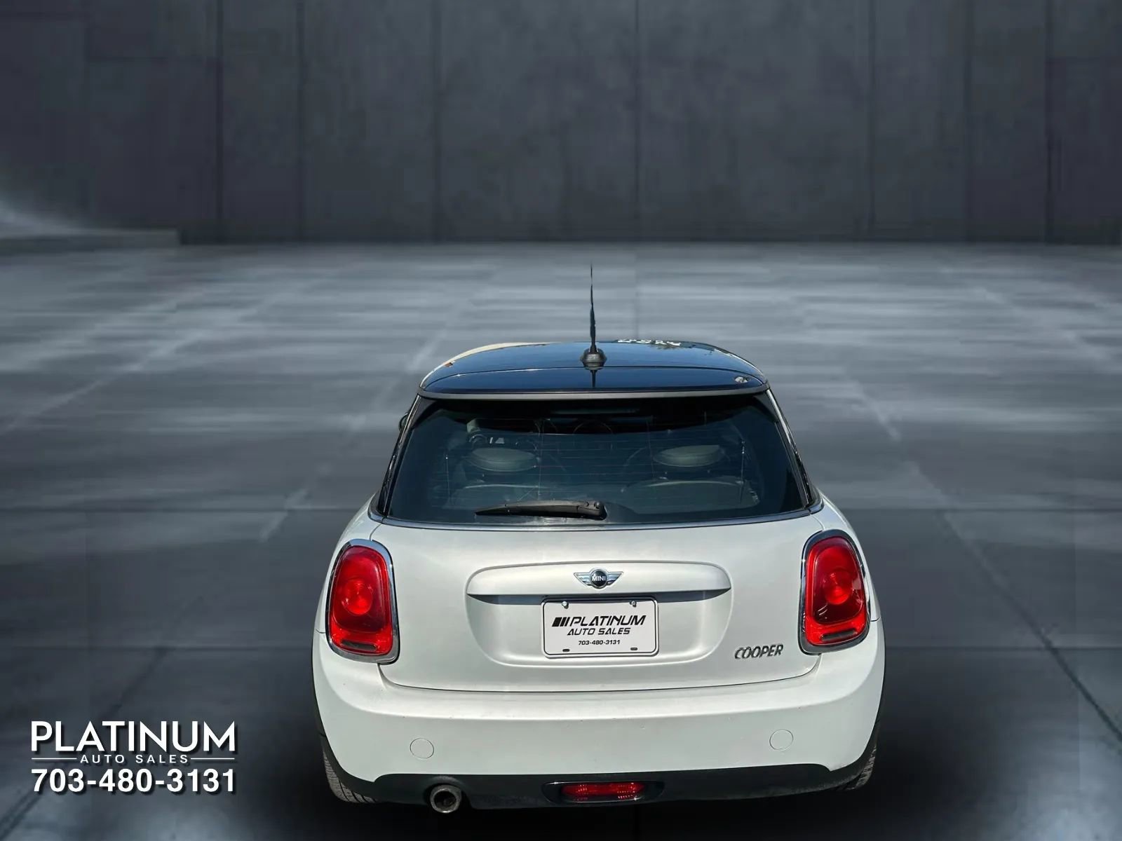 Used 2015 MINI Cooper 2-Door Hardtop image 5