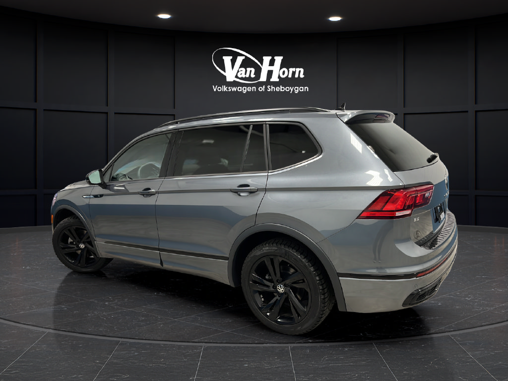 Used 2024 Volkswagen Tiguan SE R-Line AWD/4WD image 5