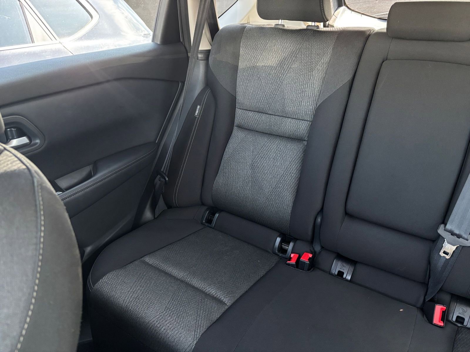 Used 2025 Nissan Rogue SV FWD image 41