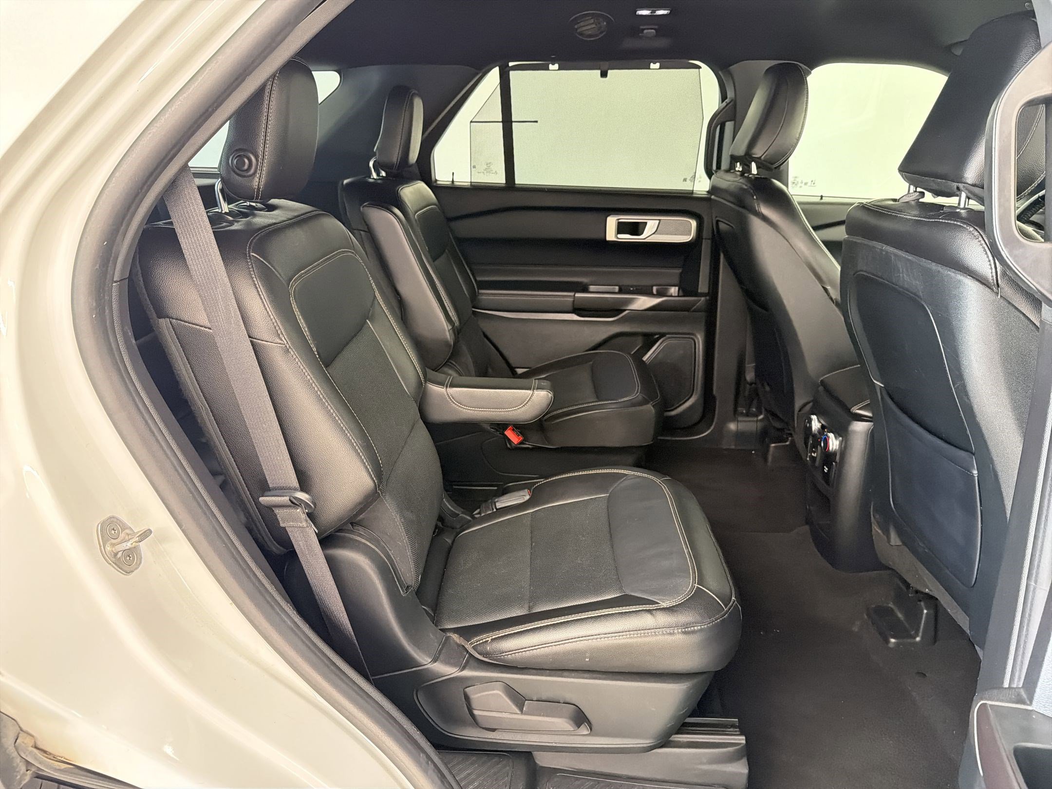 Used 2020 Ford Explorer Limited image 27