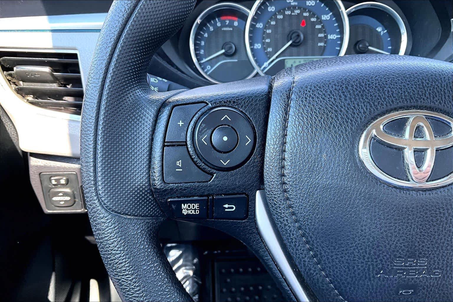 Used 2016 Toyota Corolla LE FWD image 22