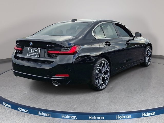 New 2026 BMW 330i xDrive Sedan w/ Premium Package AWD/4WD image 4