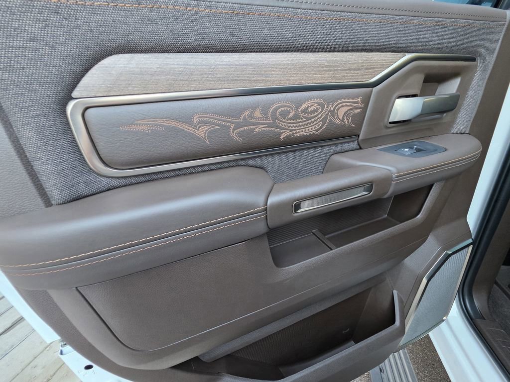 Used 2025 RAM 3500 Longhorn image 26