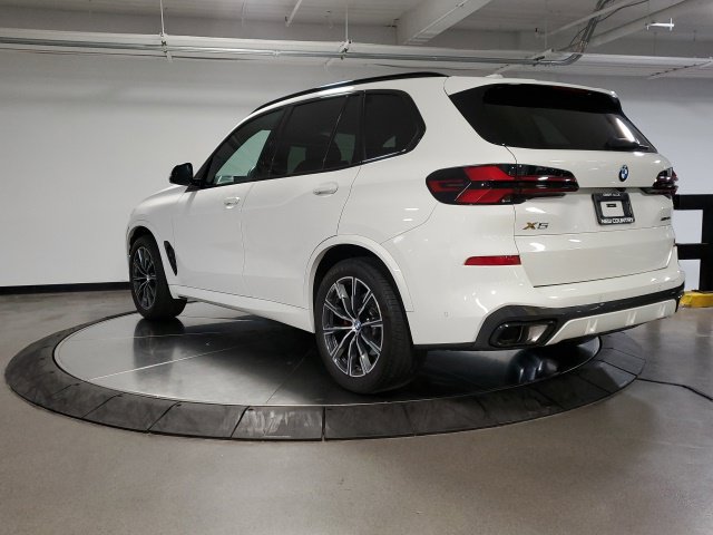 Used 2025 BMW X5 xDrive40i w/ M Sport Package AWD/4WD image 15