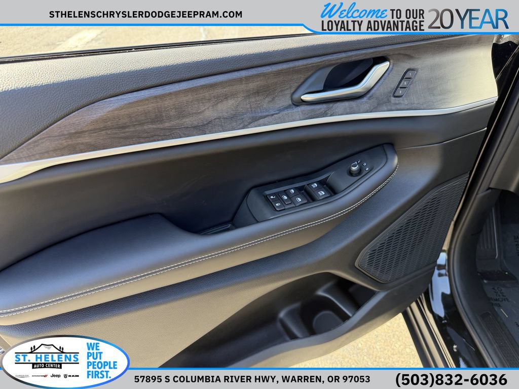 New 2027 Jeep Grand Cherokee L Limited AWD/4WD image 18
