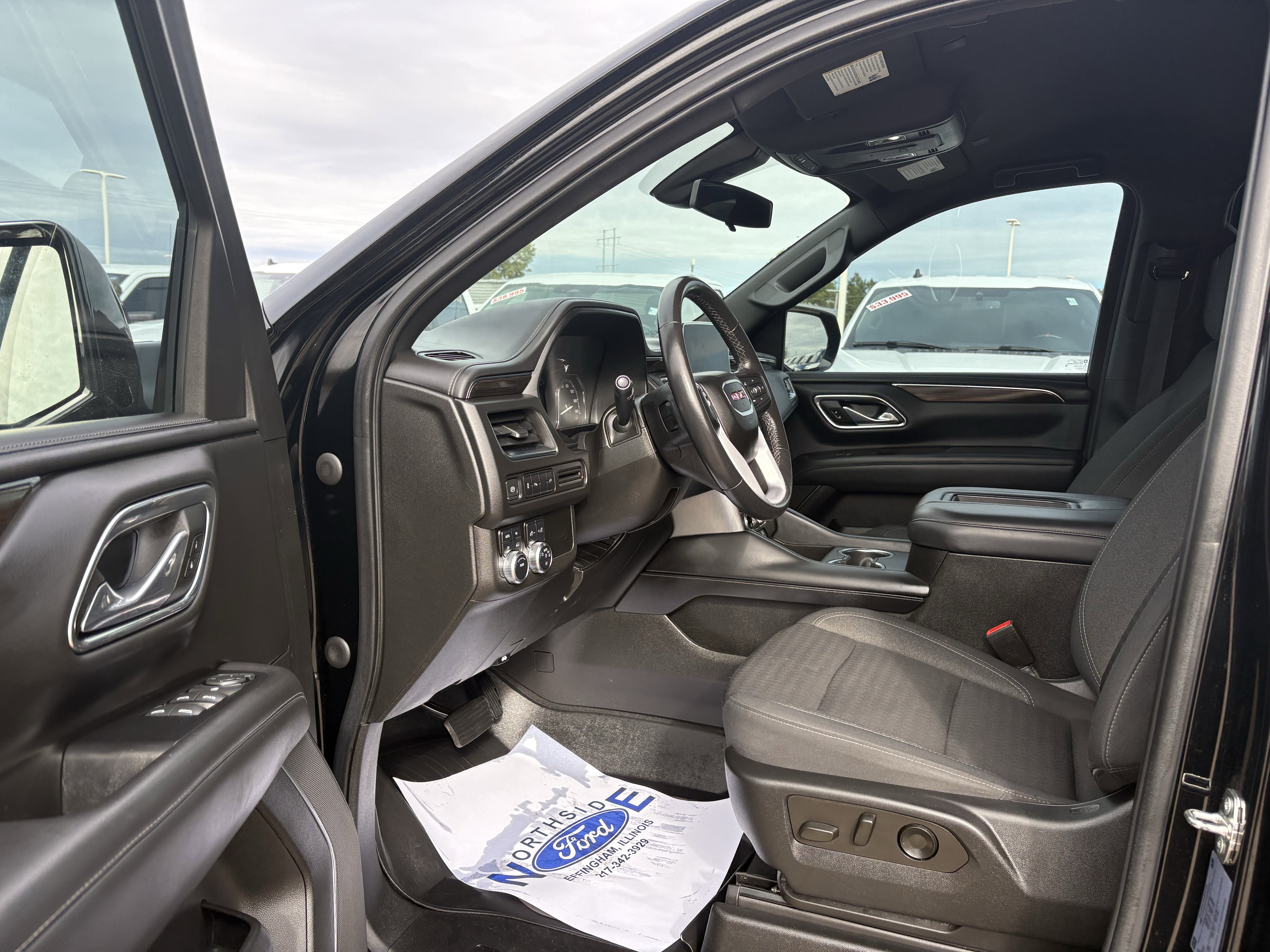 Used 2021 GMC Yukon XL SLE image 11