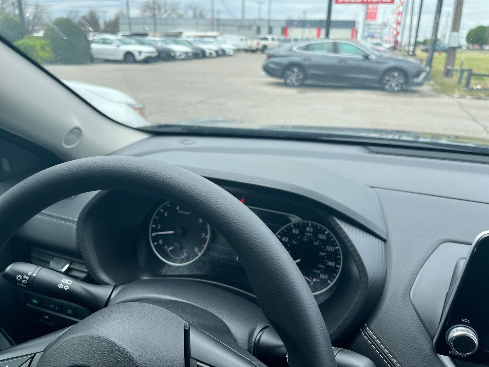 Used 2025 Nissan Sentra SV image 32